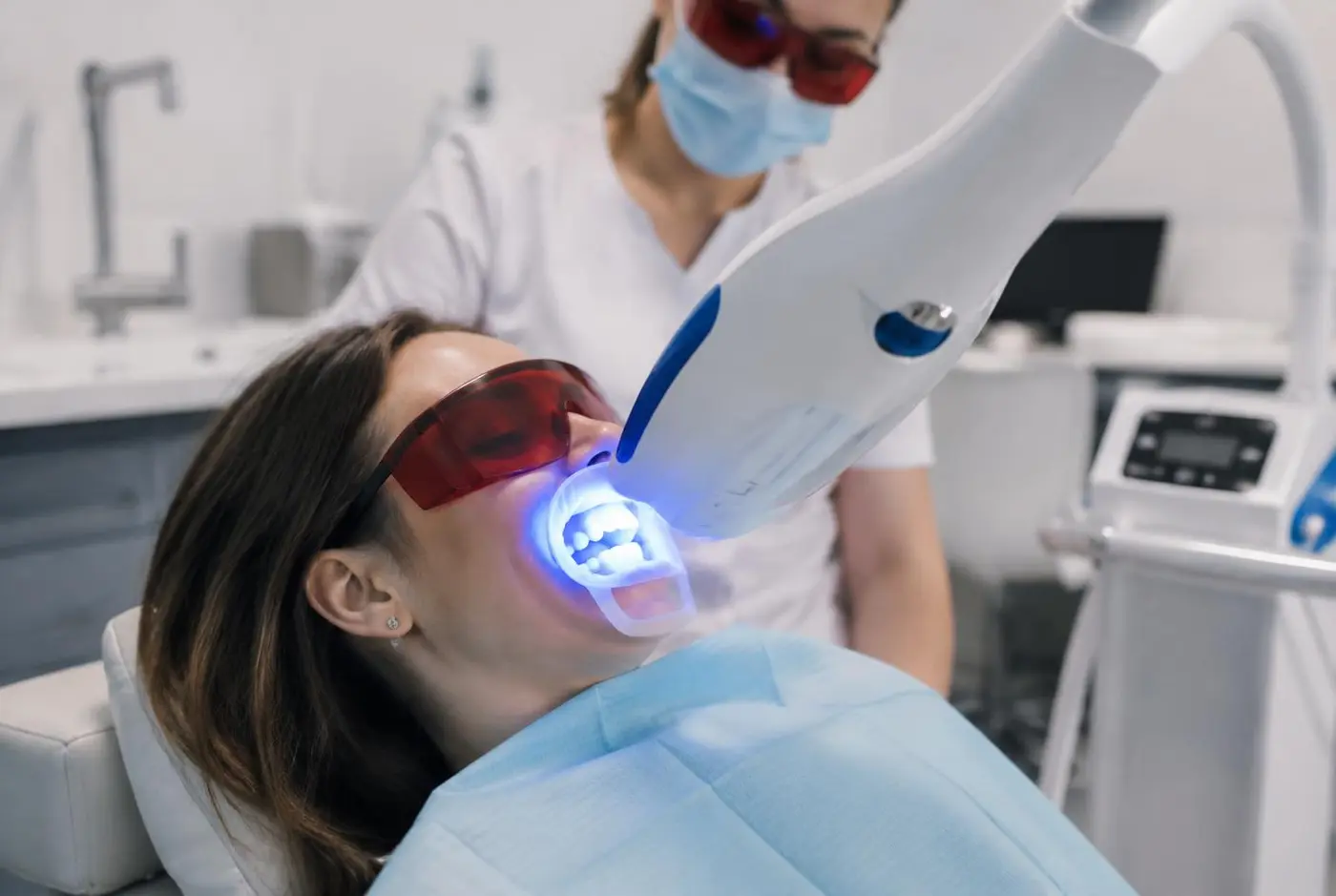 Teeth Whitening in Nashik Road at Dr. Poond's Dental Care